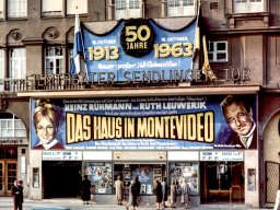 1963.10.18 - Aussenansicht - Das Haus in Montevideo, 50 Jahre Kino_1